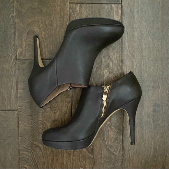 Vince Camuto Shoes - Vince Camuto Elvin Heel Bootie